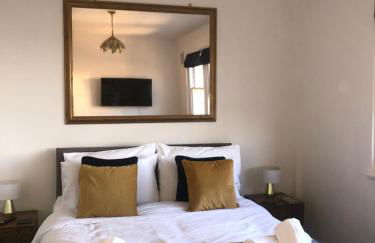 SEAFRONT SANCTUARY Beautiful Art Deco Apartment with Stunning City & Sea Views - Foto 2