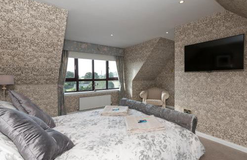 Hillend Farm House - Photo 15