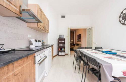 M&F Apartaments Gran Via - Photo 27