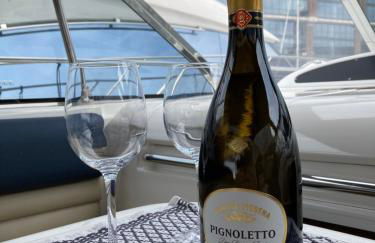 Entire Boat at St Katherine Docks 2 Available select using room options - Photo 35