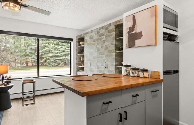 HOLT - Billionaire Mountain - Foto 2