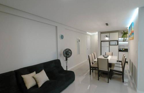 Apartamento Familiar III Próximo Beto Carrero e Praia - Foto 3