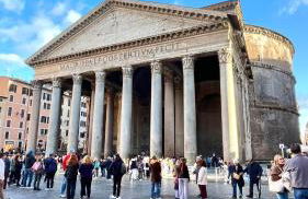 Pantheon Luxury Jacuzzi Apartment - Photo 36