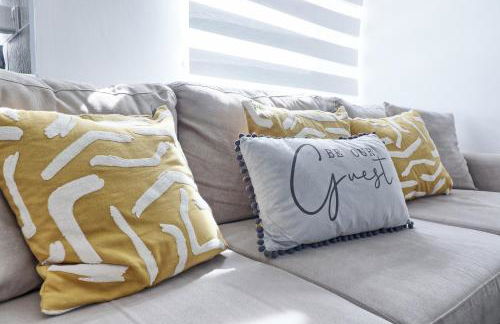 Comfy 4 Bed, Sleeps 8, fast WIFI, Contractor friendly - Foto 2