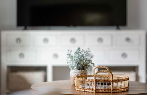 Spacious Family Haven - Walk to Downtown & JBU - Foto 25