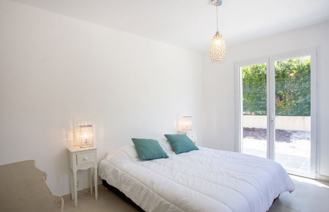 4 bedroom House in Bormes-les-Mimosas with private pool and garden - Photo 15