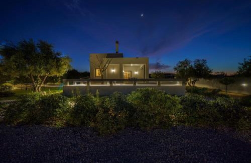 Nostra Terra Villa, 2-acre Secluded Nature Escape with Heated Pool, By ThinkVilla - Photo 39