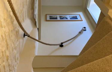 Courtyard Apartment - Photo 22