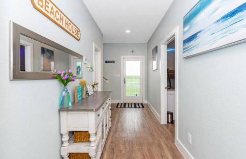 "The Ocean Aire" , 30 secs from the sand! - Photo 24