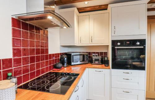 Chestnut Barn - Photo 15