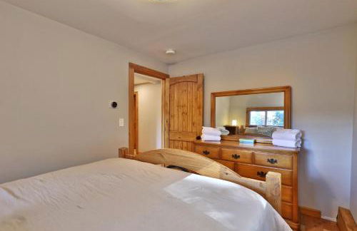 Lakeside Lodge at Fern Lake - 3BR, 1BA Waterfront with Dock - Foto 20