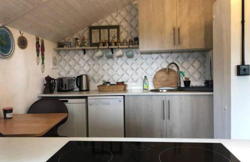 Little Linney - Sleeps 2 - Garden - Parking - Wifi - Foto 9