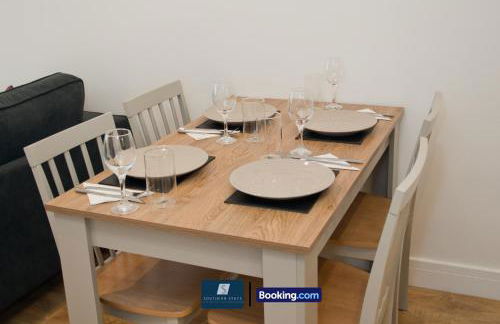 2 Bed House By Southern Stays Short Lets & Serviced Accommodation Bournemouth With Parking - Relocation & Family, 1km From The Beach - Photo 15