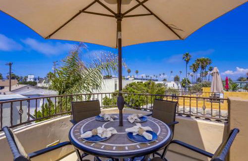 Stunning Ocean View Home w Rooftop Terrace, Firepit, Fast Wifi, AC & Parking! - Foto 33