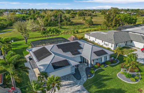 Villa Tiki w/ heated Pool very quiet & green Oasis - Photo 32