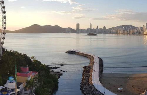 Piscina a beira-mar, tranquilidade e qualidade no melhor de BC - Foto 24