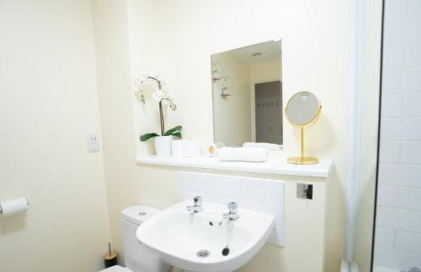 Cosy One Bed City Apartment -The Hub - Photo 16