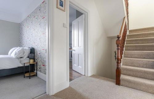 Stylish 3-Bed Home - 2 Mins to Beach & Town - Foto 13