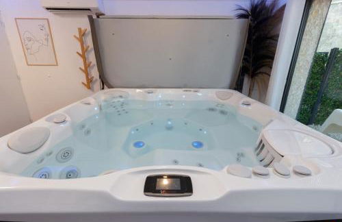 CASA AMOR & SPA, appartement suite jacuzzi & piscine chauffée - Foto 36