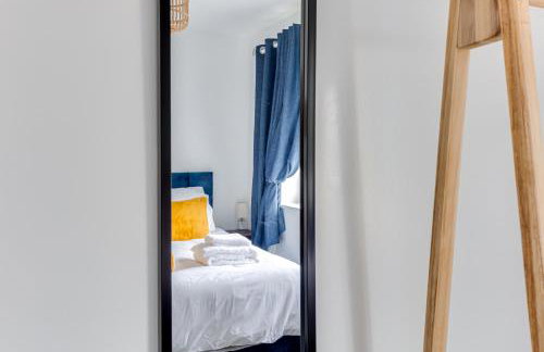 Spacious Bedford House Sleeps 5 Superfast WiFi Free Parking - Foto 29