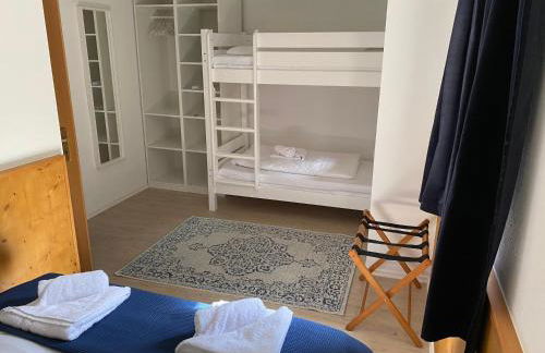 C4S COME4STAY - Alpenblick Watzmann-Kehlstein - TOP Lage im Berchtesgadener Land I bis zu 10 Personen I große Terrasse mit Blick auf die Berge I Smart TV I Billiard I WLAN I kostenloser Parkplatz - Foto 16