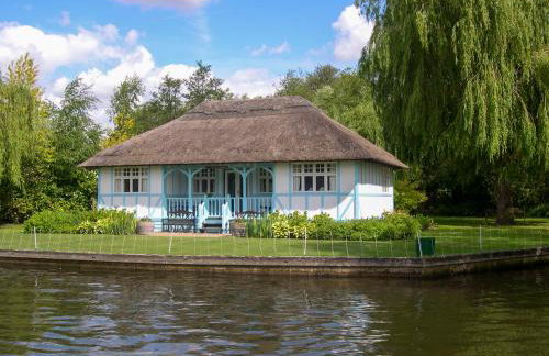 Leisure Hour - Photo 1