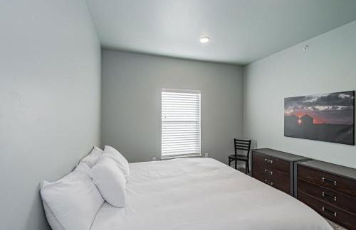 Bringham's Mill Apartments Perfect for Groups Full Kitchen Gym and Free Parking - Photo 111