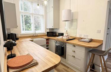 Modern 2 bed with parking in Marlow - Photo 6