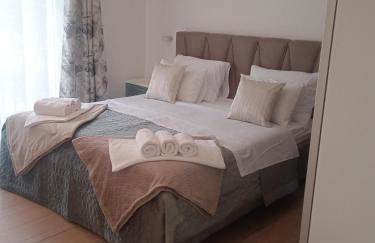 Jolie Ann Marie apartment - Photo 37