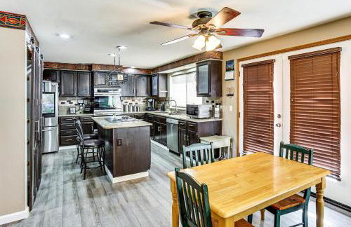 Home Theater and Large Backyard Deck Tacoma Abode! - Foto 10