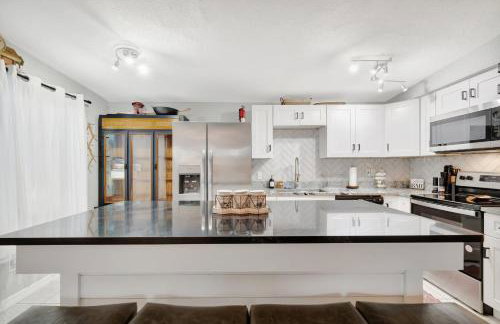 Firepit, Bikes & BBQ! Sleeps 10, 12 mins to Beach! - Photo 18