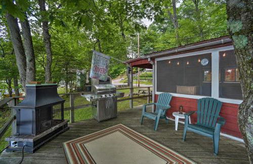 Riverfront Escape with Dock 19 Mi to Saratoga! - Foto 1