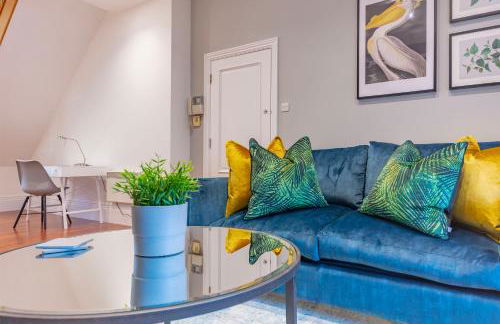 Luxury Spacious Flat For 4 Guests & Free Parking - Photo 15