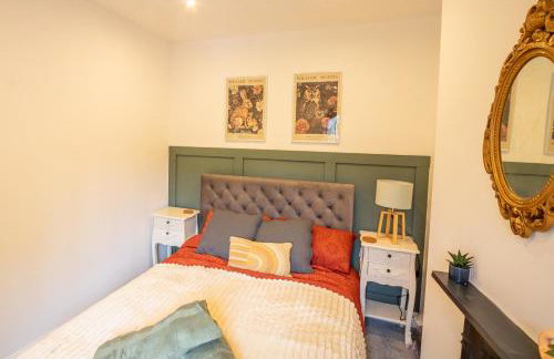 The Narrow House - Victorian house bursting with character & parking - Foto 7