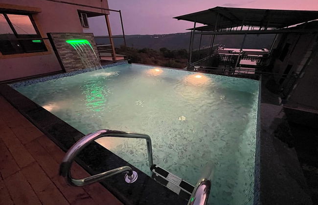 Savitri Bungalow - Photo 15