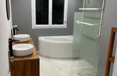 House with Outdoor Jacuzzi - Foto 8