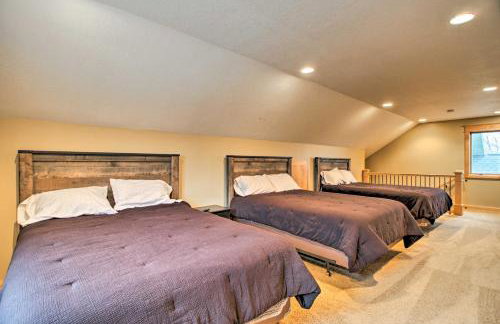 Dock, Hot Tub and Game Room Luxe Lake Latoka Home - Foto 26