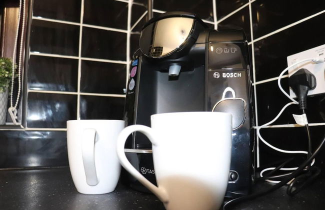 Immaculate 2-bed Apartment in Dagenham - Photo 33