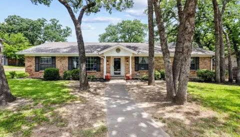 4-Bedroom Home with Private Pool in Euless - Foto 4