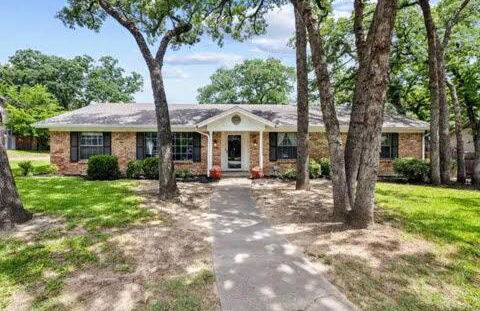 4-Bedroom Home with Private Pool in Euless - Foto 4