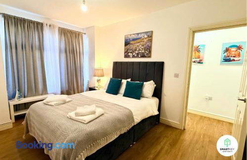 Ground Floor 1 Bedroom Apartment close to Woking train station - Foto 7