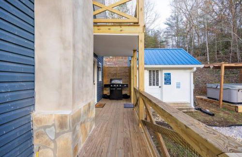 Riverside Relaxer w/Hot Tub+Fire Pit +Wifi & view - Foto 16