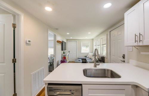 Fenced Yard, Walkable Location Cozy Beaufort Home - Foto 10