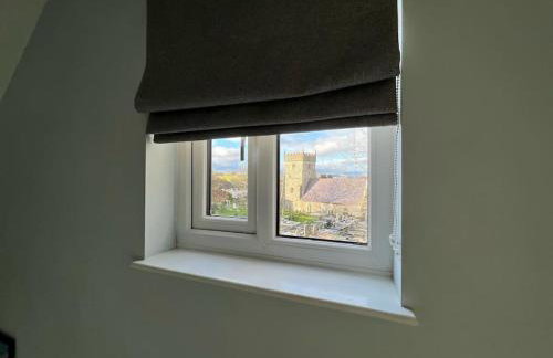 Orchard Lodge-Coastal Retreat, newly built hideaway with village views and private terrace - Foto 22