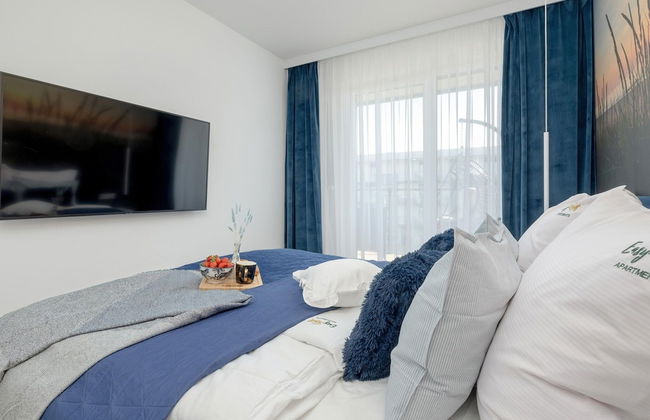 Apartment Overlooking the River, Pool, Dziwnow - Photo 5