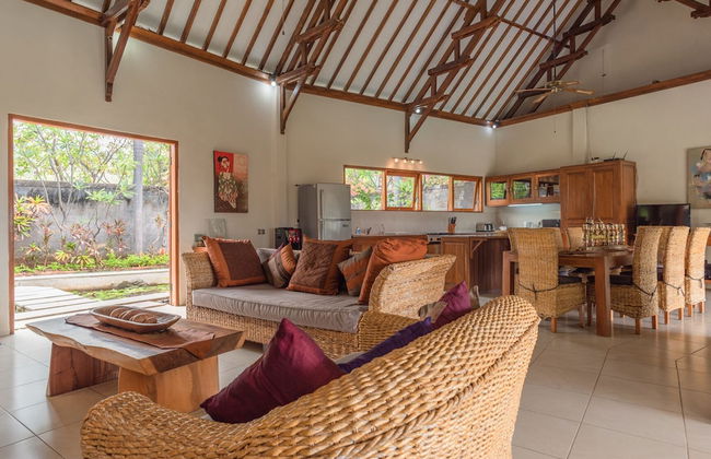 Villa Lotus Kayuputih - Foto 14