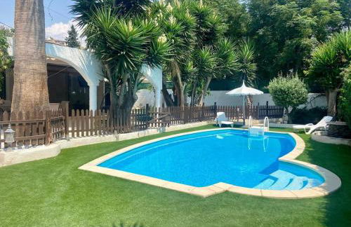 Mediterranean Villa - Private Pool , Garden & BBQ - Photo 1