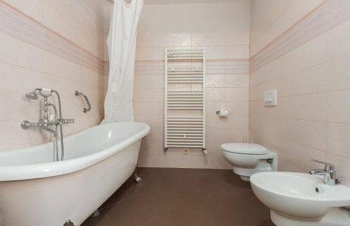 Mediterrane Steinvilla mit beheiztem Privatpool, aromatischen Mittelmeerpflanzen - Foto 29