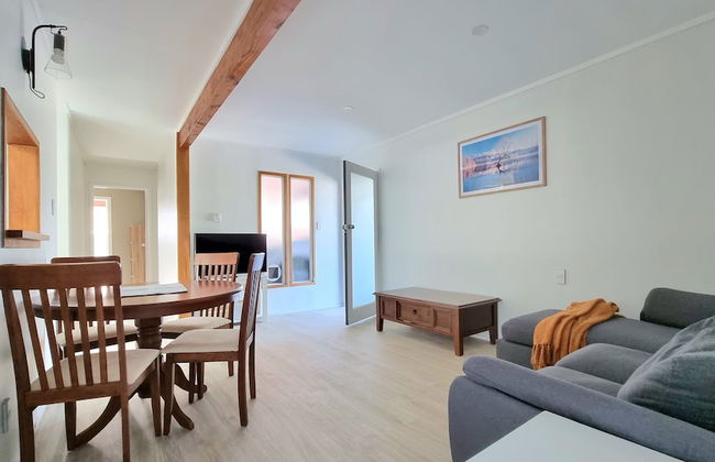 Lovely 2- Bedroom Unit with Free Parking - Photo 1