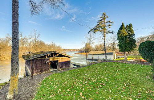 Canoes and Dock Waterfront Retreat on Lake Beulah! - Foto 21